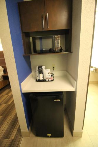 Holiday Inn Express & Suites Houston - Memorial Park Area by IHG in Houston, USA