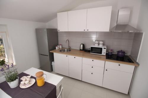  Apartment Lavanda , Pension in Podgreben