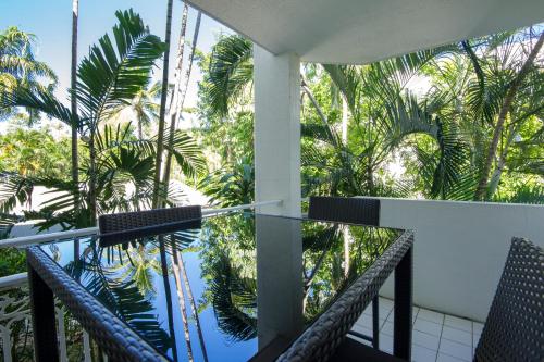 Two Bedroom, One Bathroom Apartment with Balcony/Patio image 5
