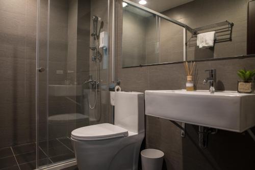 Family Room with Bathroom image 2