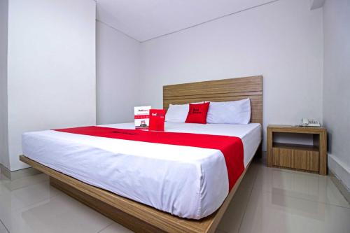 

RedDoorz Plus @ Cibogo Bawah