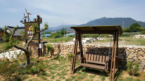 MyeongGa Hanok Pension MyeongGa Hanok Pension is perfectly located for both business and leisure guests in Suncheon-si. The property features a wide range of facilities to make your stay a pleasant experience. Service-minde