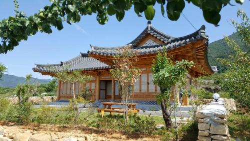 MyeongGa Hanok Pension MyeongGa Hanok Pension is perfectly located for both business and leisure guests in Suncheon-si. The property features a wide range of facilities to make your stay a pleasant experience. Service-minde