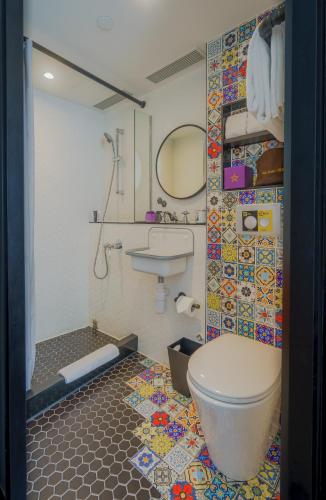 room detail thumbnail 2