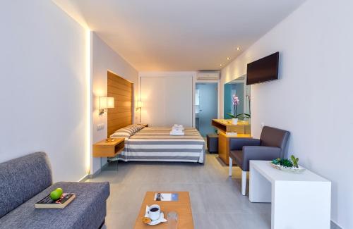 Happy Days Beach Hotel - image 13