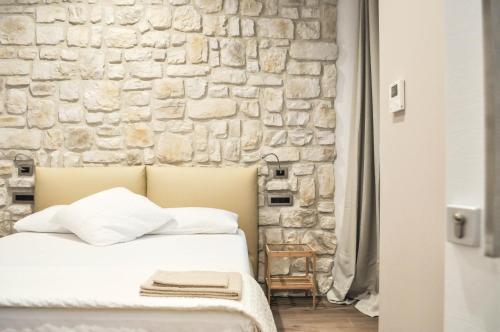 Olivia Rooms Eurialo Syracuse