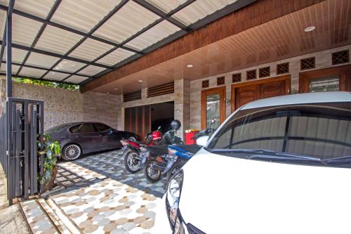 Foto - RedDoorz near Trans Studio Mall 2