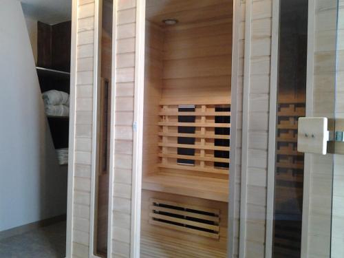 桑拿, Sur la Rive Vierre in 希尼