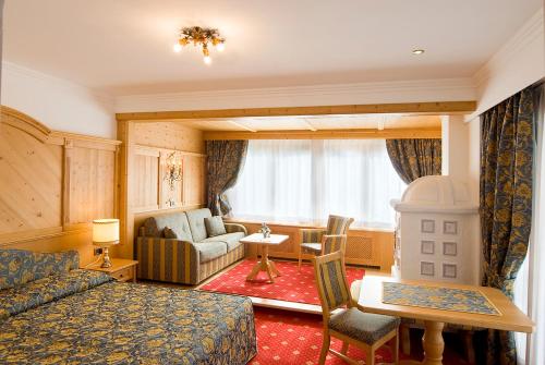 Junior Suite (2 Adults + 2 Children)