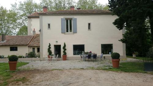 Manoir en Crau - Chambre d'hôtes - Arles