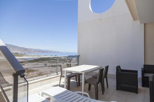 Mar y Sal Dream Apartments Ideally located in the prime touristic area of Roquetas De Mar, Apartamentos Mar y Sal promises a relaxing and wonderful visit. The hotel offers guests a range of services and amenities designed to pr