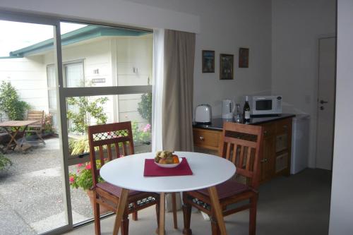 The B & B on the Hill