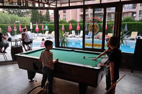 Friends Family Hotel – Sunny Beach, WY