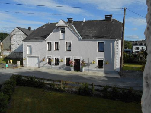  Sur la Rive Vierre, Unterkunft in Suxy