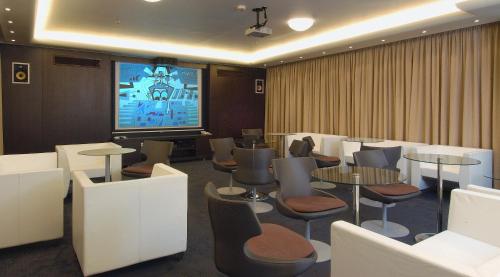 Atrion Hotel - image 4