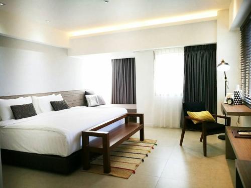 Bossotel Chiang Mai Room Type - Deluxe Modern Double or Twin Room