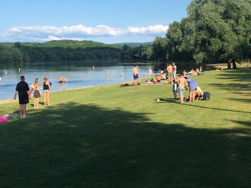  Forrásház, Pension in Nagytevel