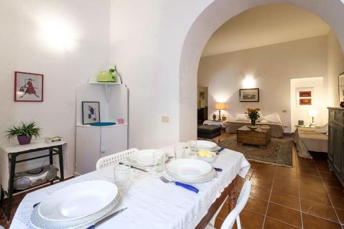 In the heart of Kalsa, a green and quiet terrace, Free Parking, Palermo (Foto 11)