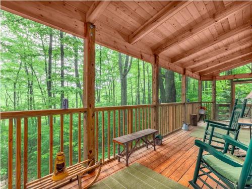 Smoky Mountain Treehouse in Maggie Valley, USA