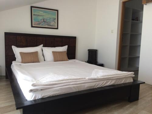 Apolonia Apartments - Boutique Family Residence - image 3