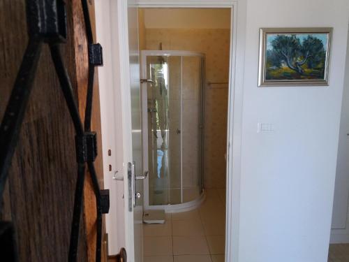 Apartment image 10