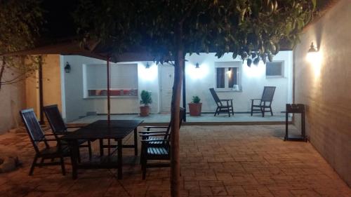 Garden, La Casa De La Puebla in Toledo Station