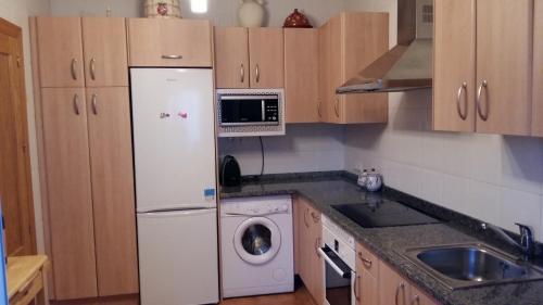 La Casa De La Puebla in Toledo Station