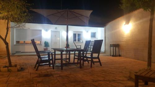 Facilities, La Casa De La Puebla in Toledo Station