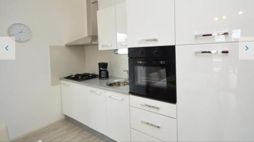  Apartment Marka Antica 60, Pension in Šibenik bei Gaćelezi