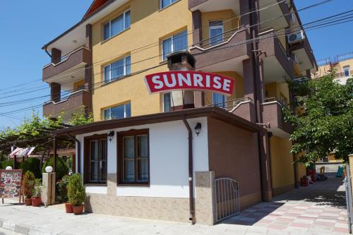 Hotel Sunrise, 