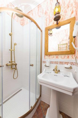 'The Three Musketeers' Deluxe Hotel