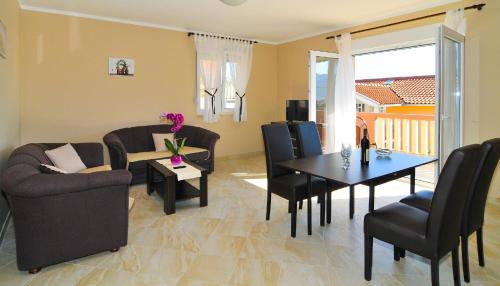 Apartments Mira - image 3