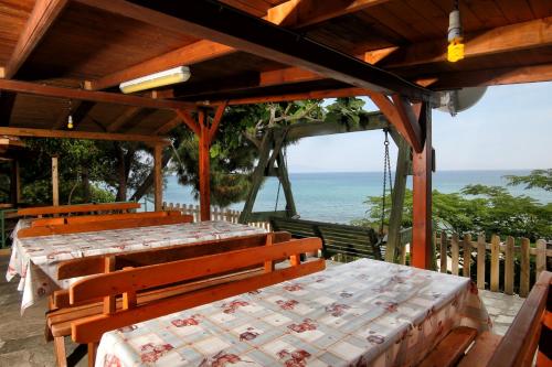  Kiriakos Apartments, Pension in Néa Péramos bei Mousthéni