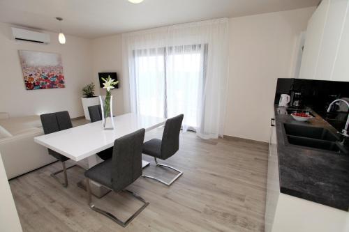 Apartments Villa Aquamarie - image 7