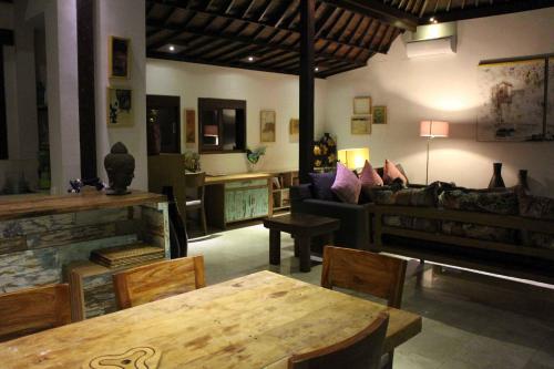 Two-Bedroom Private Pool Villa with Complimentary Access to Titi Batu Sports Club image 6