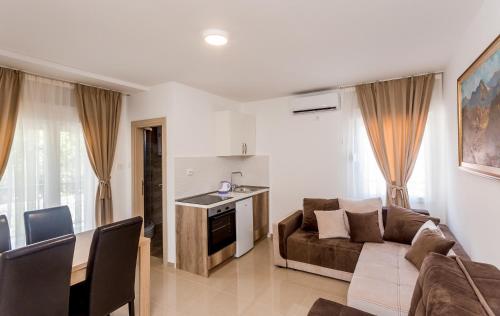 Apartments Belani - image 4