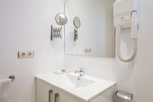 Ibiza Heaven Apartments - 화장실