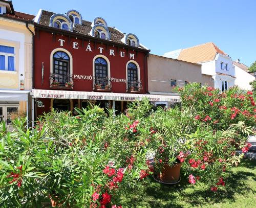 Teátrum Boutique Hotel és Étterem - image 9