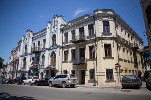 

Elizabeth Place