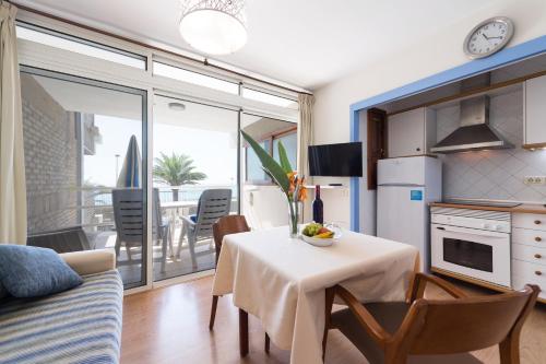 One-Bedroom Apartment with Sea View image 10