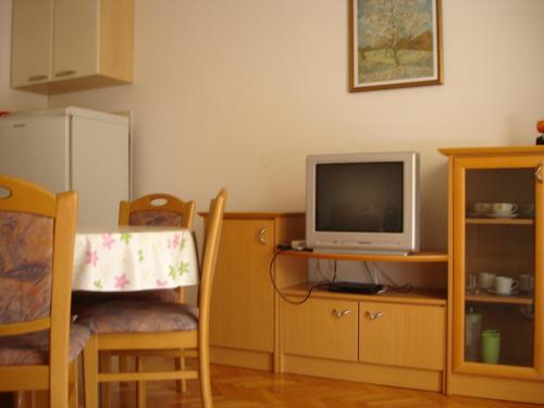 Koplietošanas atpūtas telpa ar TV, Apartment Jadranka in Olib