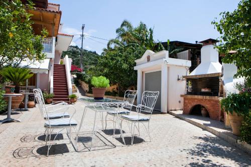 Three-Bedroom Villa image 2