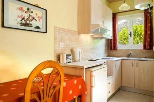 Studio Apartment image 10