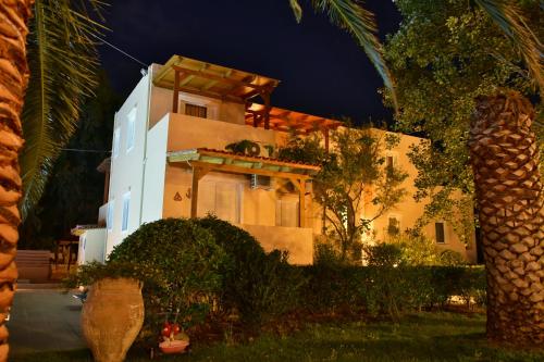 Entrance, Flisvos Rooms in Pelekanos