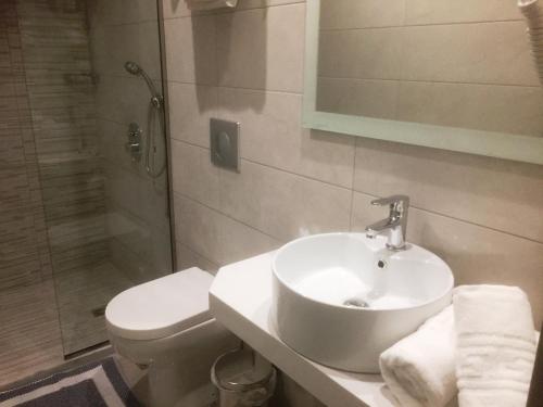Aristo Apts - main image