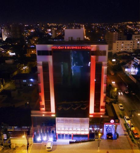 Holiday & Business Hotel - Em frente ao Centro de Eventos e Arena Conda - Chapeco