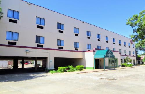 Guest House Inn Medical District near Texas Tech Univ