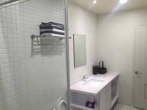 29 Nesuto 29 Nesuto is a popular choice amongst travelers in Tainan, whether exploring or just passing through. The property has everything you need for a comfortable stay. Service-minded staff will welcome and