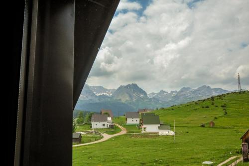 Chalet Hill Zabljak - image 2