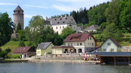 Single frauen in amstetten, Bad hring kleinanzeigen bekanntschaften. Reiche mnner Kostenlos flirten aus litschau. Single Mrzzuschlag freizeit singles. Single frauen in amstetten - Bekanntschaften kostenlos regau